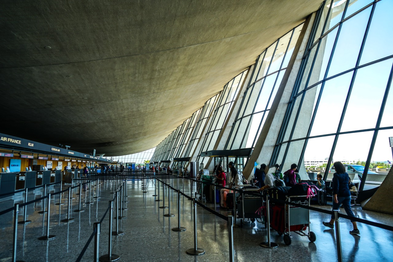 Dulles International Airport (United States Virginia). Shooting Location: Washington DC